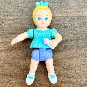 VINTAGE Playskool Dollhouse Blonde Baby Doll Girl Figure Bottle Blue Purple Toy